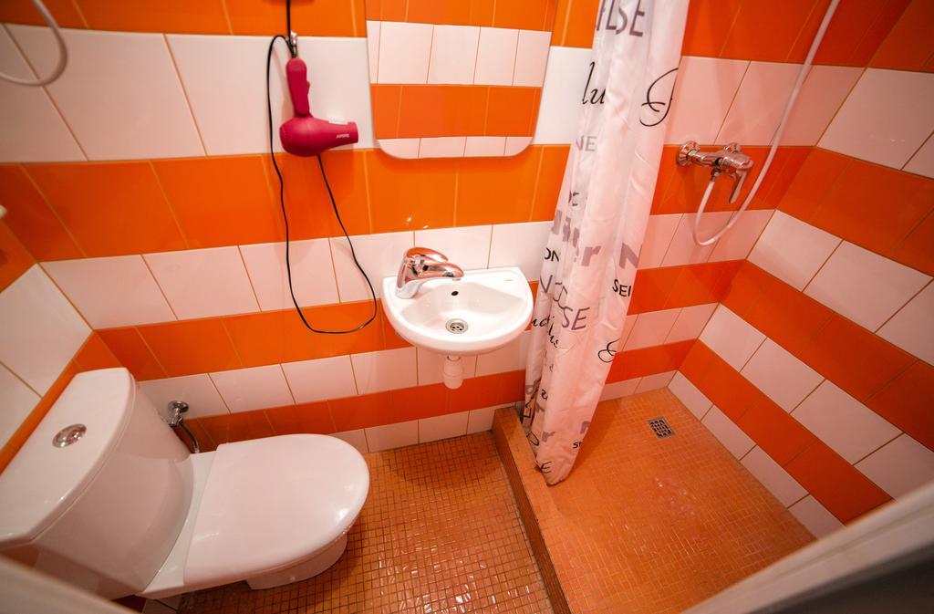 Mini Apartment On Rappoporta 7A-3 Lviv Bagian luar foto